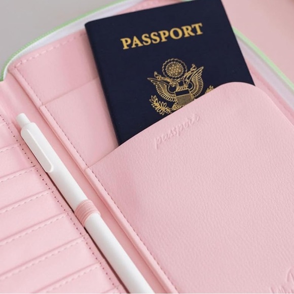 Lilly P. Passport Wallet! - Picture 2 of 8